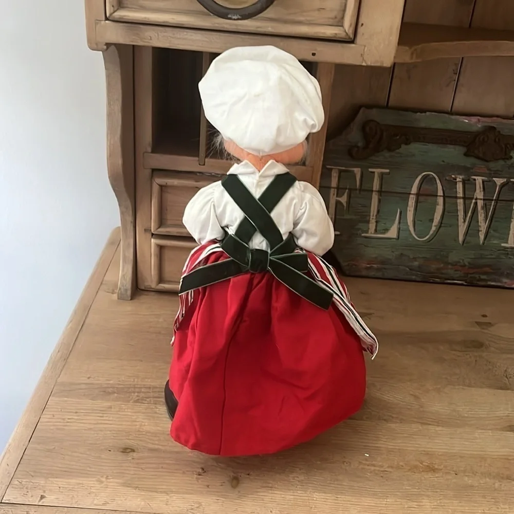 Vintage Annalee Mrs. Claus Baker Cookie Sheet Gingerbread Chef Hat 2004 14”
